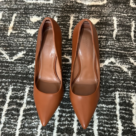 [SOLD] Pumps - Picture 5 of 12